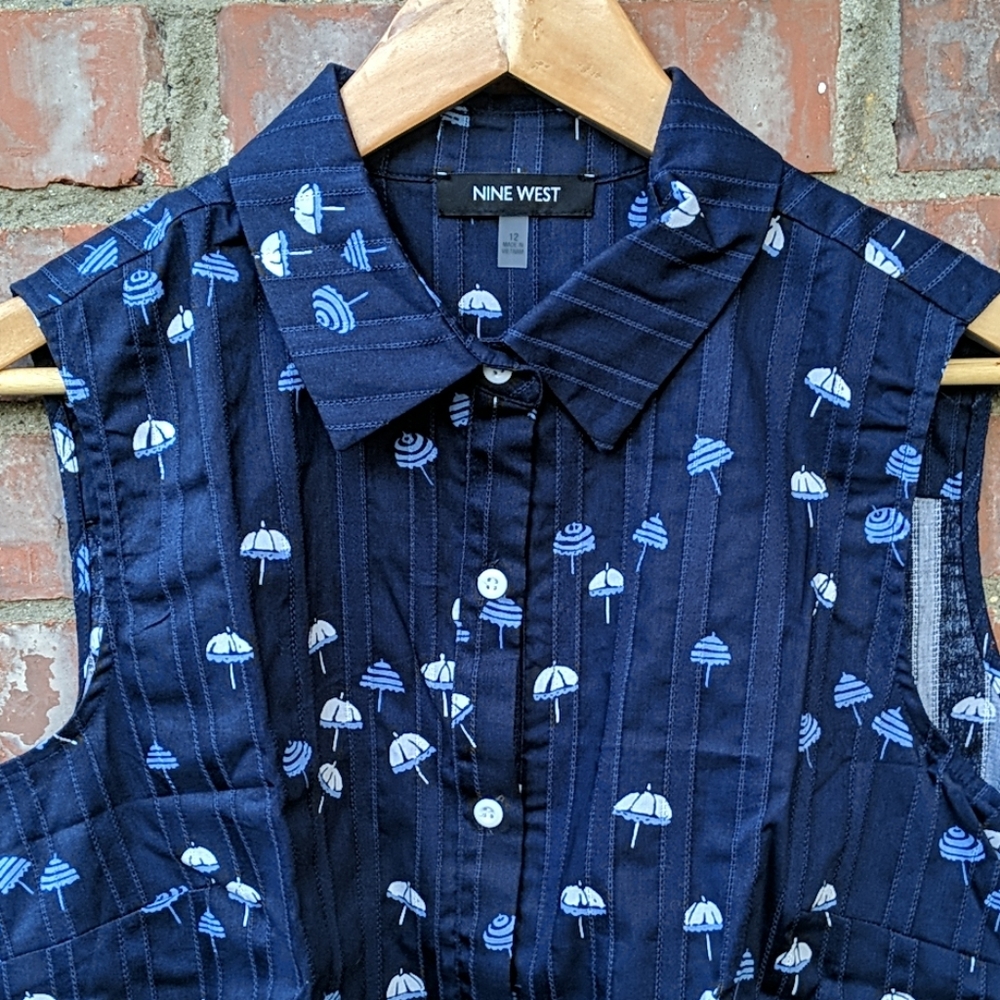 Umbrella Nine West Sleeveless Button Up Top